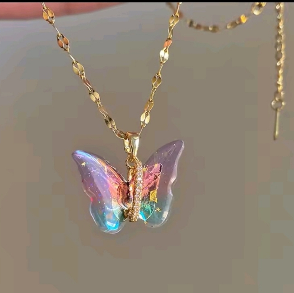 Elegant Gold Colorful Crystal Charm Butterfly Pendant Necklace - Picture 1 of 8